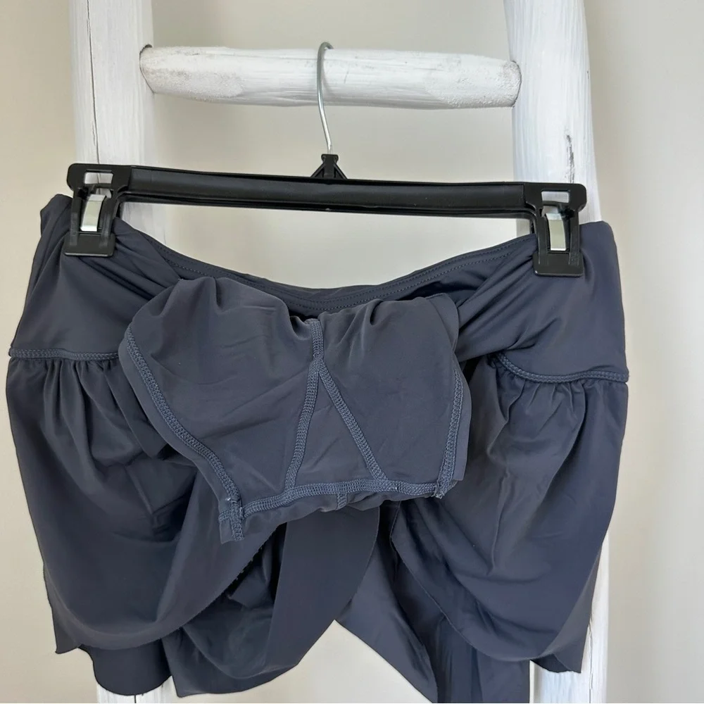 Soothfeel Grey Flowy Athleisure Shorts Size Medium